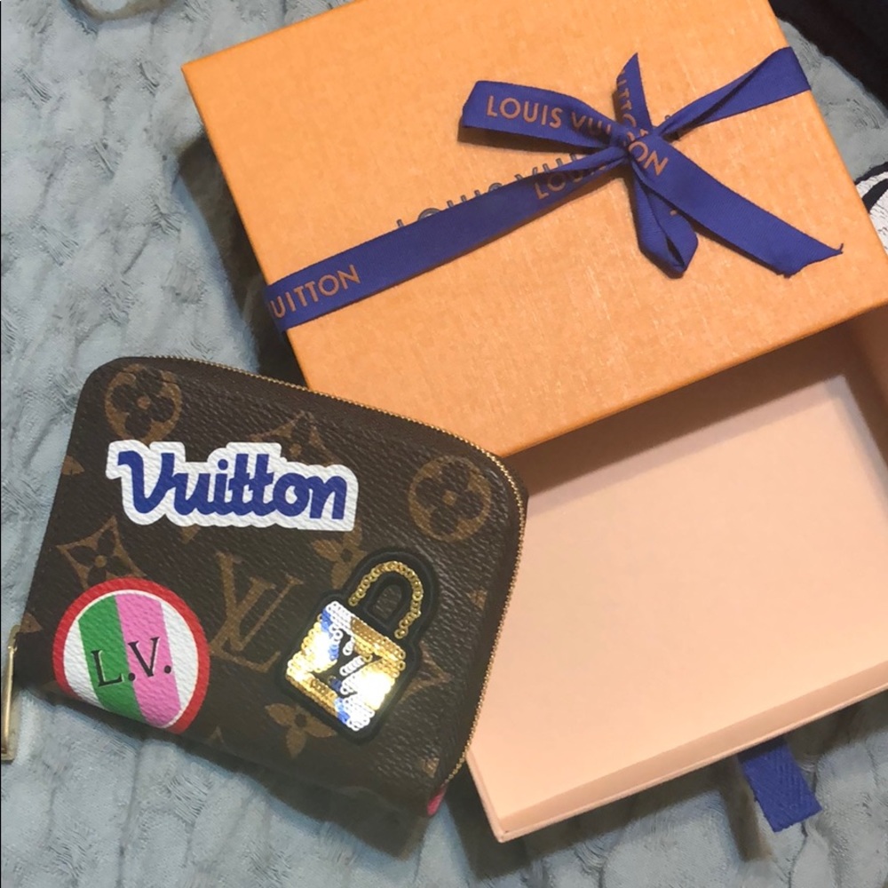 SOLD Louis Vuitton Patches Zippy Coin Wallet - Picture 2 of 8
